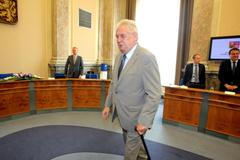 Zeman na zasedání vlády a Jourová erokomisařkou