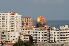 Plameny po útoku Izraele v Gaze