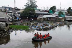 Ebola - liberijská hlídka stráží oblast uzavřenou v karanténě