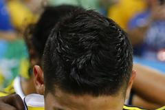 MS 2014, Klolumbie-Uruguay: James Rodriguez slaví gól