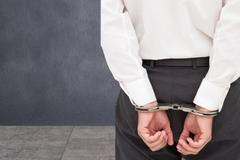 Kriminalita, zatčení, zadržení, policejní pouta, ilustrační foto