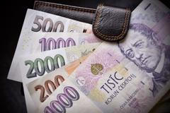 Peníze, finance, bankovky, peněženka, ilustrační foto