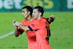 Video: Fanoušek zasáhl Messiho lahví do hlavy