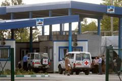 Ukrajina - ruský konvoj překračuje hranici