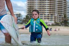 VIDEO Šestiletou surfařku už nahánějí sponzoři