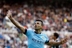 Sergio Agüero (Manchester City) slaví branku