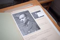 Fotogalerie: Obrazem o pražské Invalidovně / Současnost / Archiválie / Vojenský spis Gabčíka a Kubiše