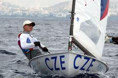 Česká jachtařka Lenka Šmídová během stříbrného závodu na LOH 2004 v Athénách.