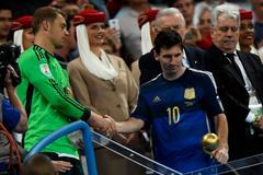 MS 2014, Argentina-Německo: Lionel Messi (10) a Manuel Neuer