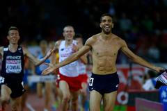 VIDEO Mekhissi si v cíli sundal dres a byl diskvalifikován