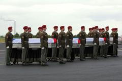 Přílet letadla s ostatky vojáků zabitých v Afghánistánu