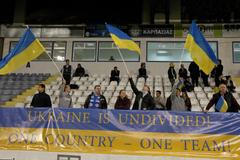 Fanoušci Ukrajiny před zápasem s USA