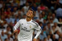 Cristiano Ronaldo smutní po porážce Realu s Atlétikem