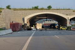 Nehoda kamionů na Pražském okruhu