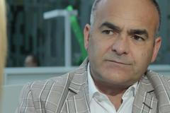 VE ZKRATCE: Nicolas Sarkozy ve vazbě