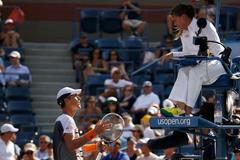 FOTO Berdych se hádal s rozhodčí, ale k postupu to nestačilo