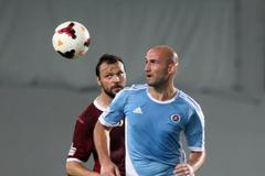 Fotbal, Sparta Praha - Slovan Bratislava: Tomáš Ujfaluši - Robert Vittek