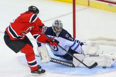 NHL: Winnipeg Jets at New Jersey Devils (Jágr vs. Pavelec)