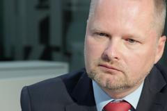 Šéf ODS: Postoj premiéra k sankcím oslabuje naši bezpečnost