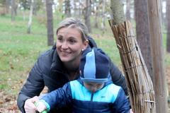 Sázení stromů: Barbora Špotáková, syn