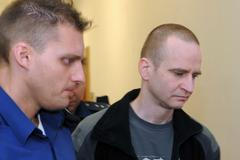 Michal Krnáč obžalovaný z vraždy Romana Housky u soudu