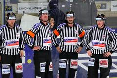 Rozhodčí Přemysl Skopal, Robert Čech, Roman Polák a Jaromír Bryška