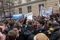 Zadržení demonstranta na Albertově