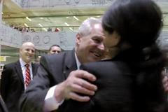 Zeman se vrhá na Bobošíkovou