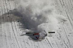 Začalo slavné skokanské Turné: pád, vítr a vánice