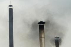 Kouř z komínů, ilustrační foto