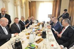 Jednání vlád ČR a Izraele