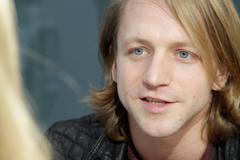 Vidíme politika a cítíme prase, říká písničkář Tomáš Klus