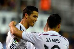 James Rodríguez a Cristiano Ronaldo slaví gól Realu