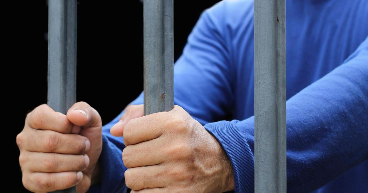 Za vraždu dvou žen v Hradci Králové potvrdil soud mladistvému 9 let a detenci
