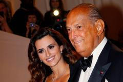 Módní návrhář Oscar de la Renta s herečkou Penelope Cruz.