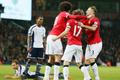 West Bromwich - Manchester United: Daley Blind (uprostřed) slaví gól