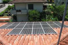 Střešní fotovoltaická elektrárna