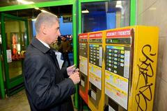 Andrej Babiš ve stanici metra Černý most