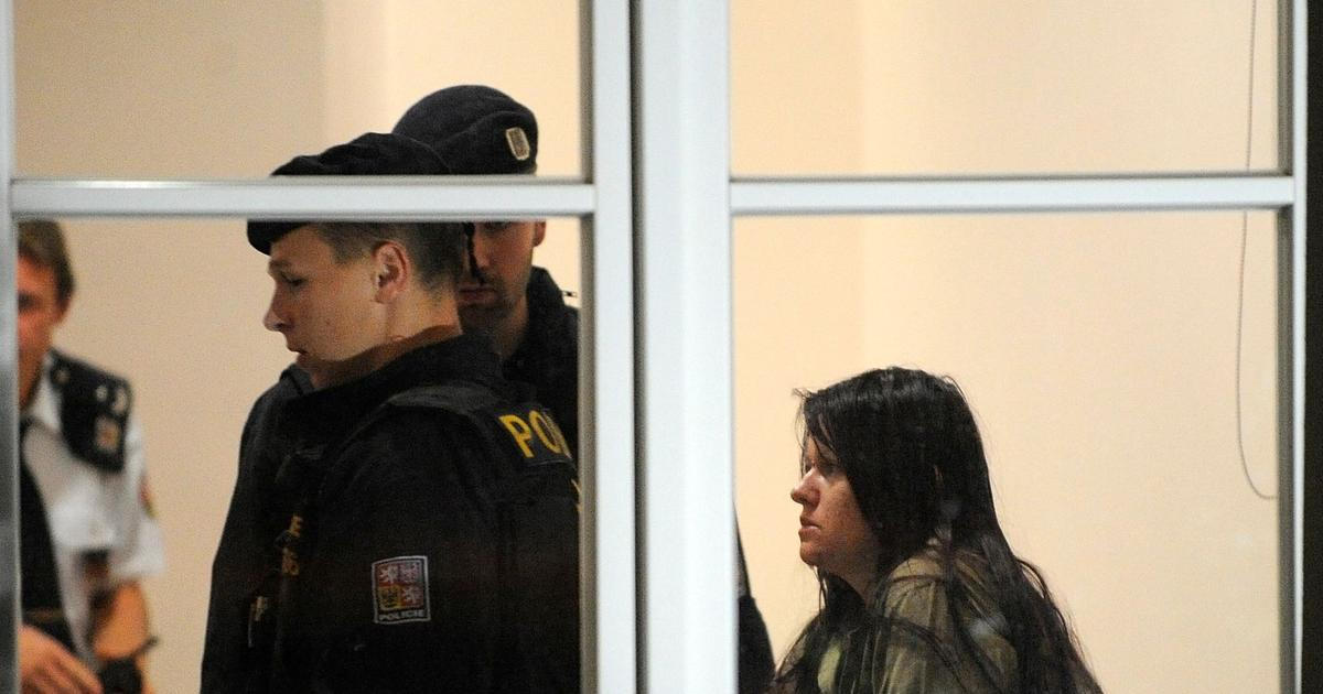 Vražedkyni ze žďárské školy umožnil soud přesun do běžné léčebny