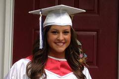 Caitlyn Ricci žaluje své rodiče