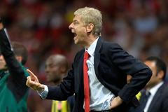 Video: Wenger strká do Mourinha v utkání Premier League