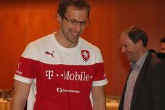 Ministr Chládek večeří s fotbalisty: Petr Čech