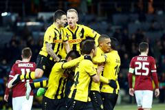 EL, Young Boys Bren - Sparta: Guillaume Hoarau slaví gól z penalty