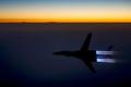 Podle Kurdů jsou nálety neúčinné. Na snímku americký bombardér B-1B Lancer nad Sýrií.