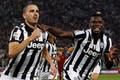 Bonucci a Pogba slaví gól do sítě AS Řím