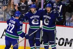 NHL: Anaheim Ducks at Vancouver Canucks (Sedin, Vrbata, Andersen)