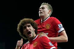 Fellaini a Wilson slaví gól Manchesteru United