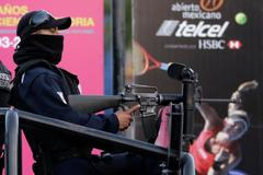 Policie a vojáci hlídají tenisový turnaj v mexickém Acapulku