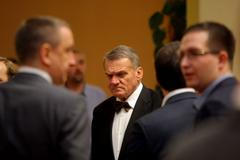 Pražští zastupitelé složili slib a přerušili jednání.