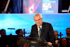 Miloš Zeman při projevu na fóru Let my People Live